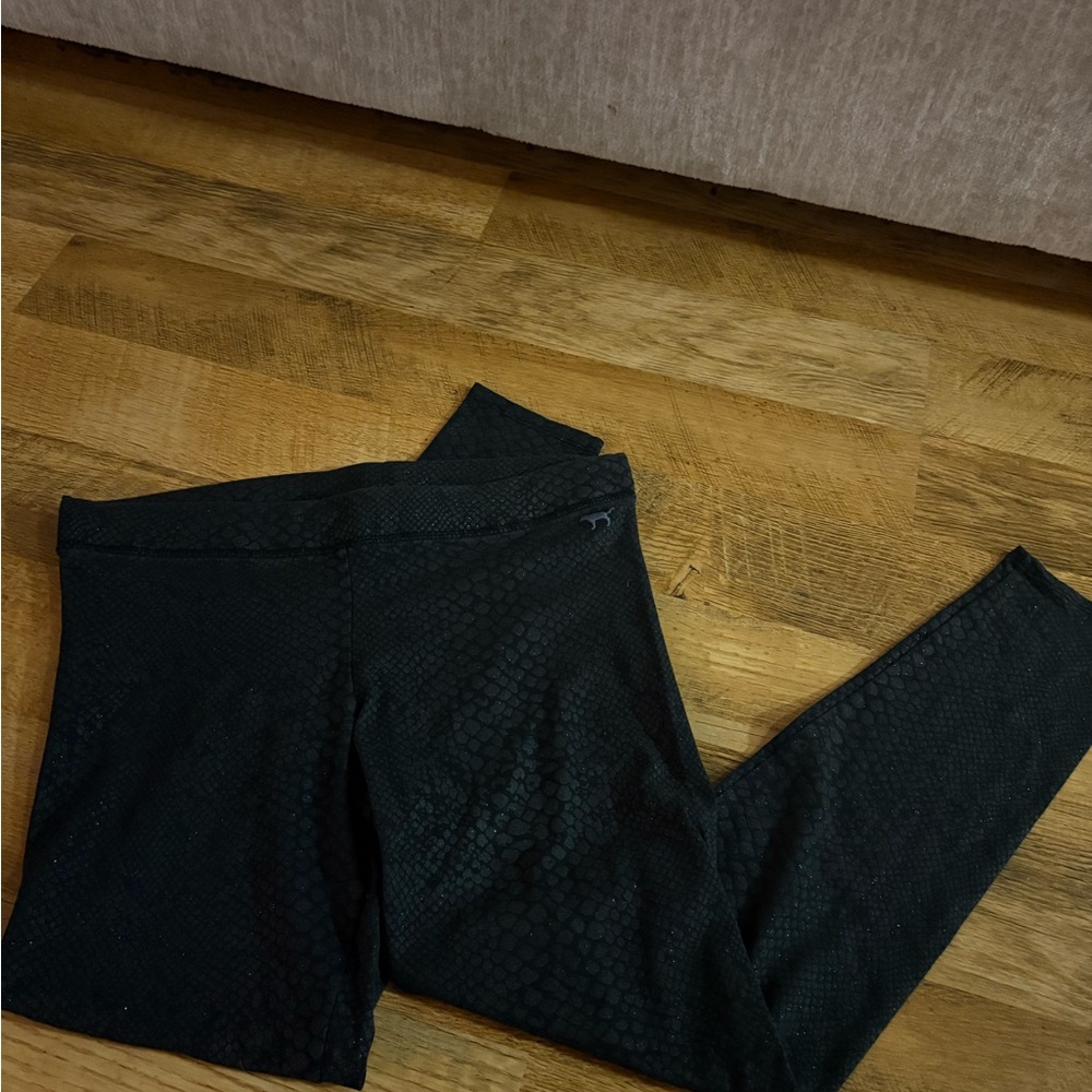 Victoria’s Secret PINK Black Snake Print Leggings – Size M